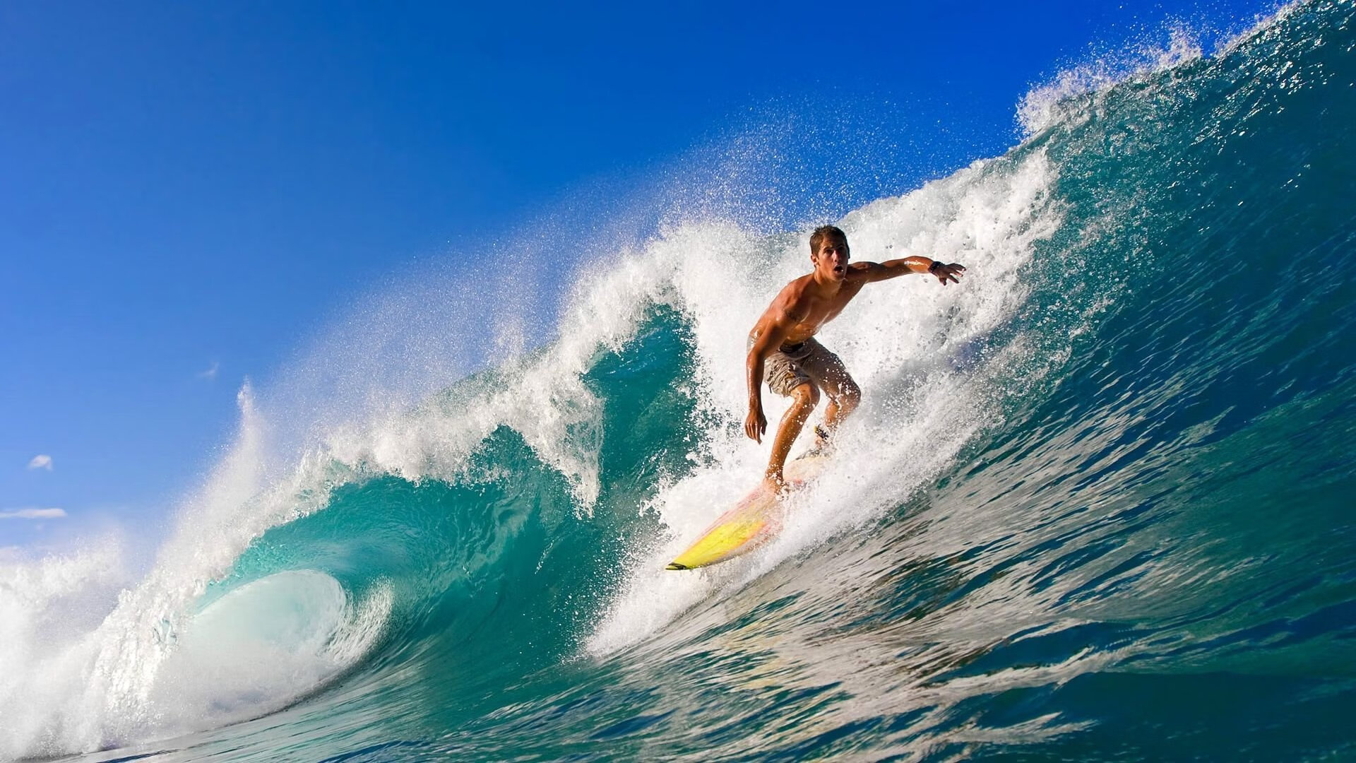 皇马利用局部优势打出快速推进，皇马的战术打法
